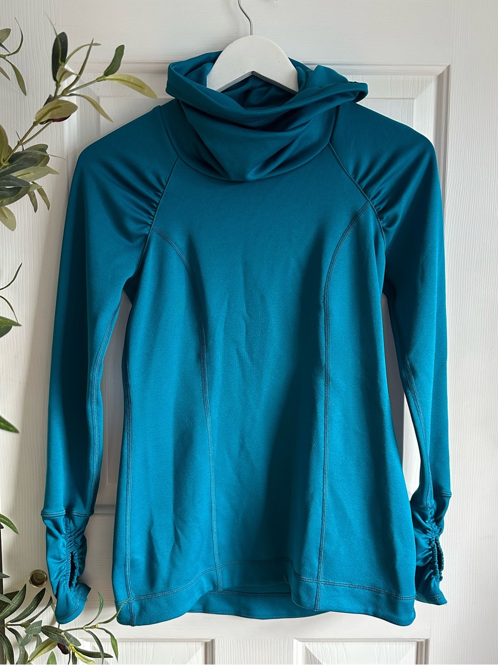 Calia by Carrie Underwood funnel neck pullover